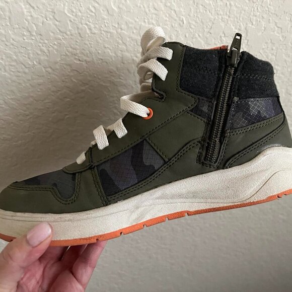 YOUTH BOYS CAT & JACK LEDGER SNEAKERS, SIZE 4- HIGH TOPS - - Picture 5 of 10